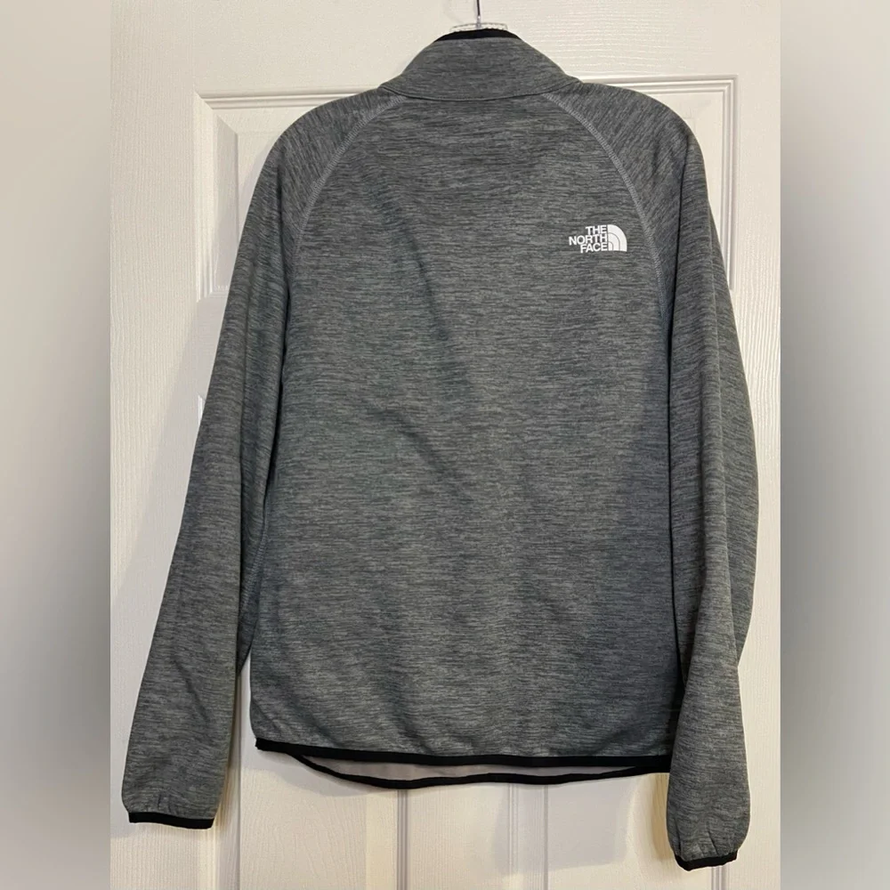 The North Face Mock neck 1/4 zip pull over fleece sweatshirt men's gray Sz S